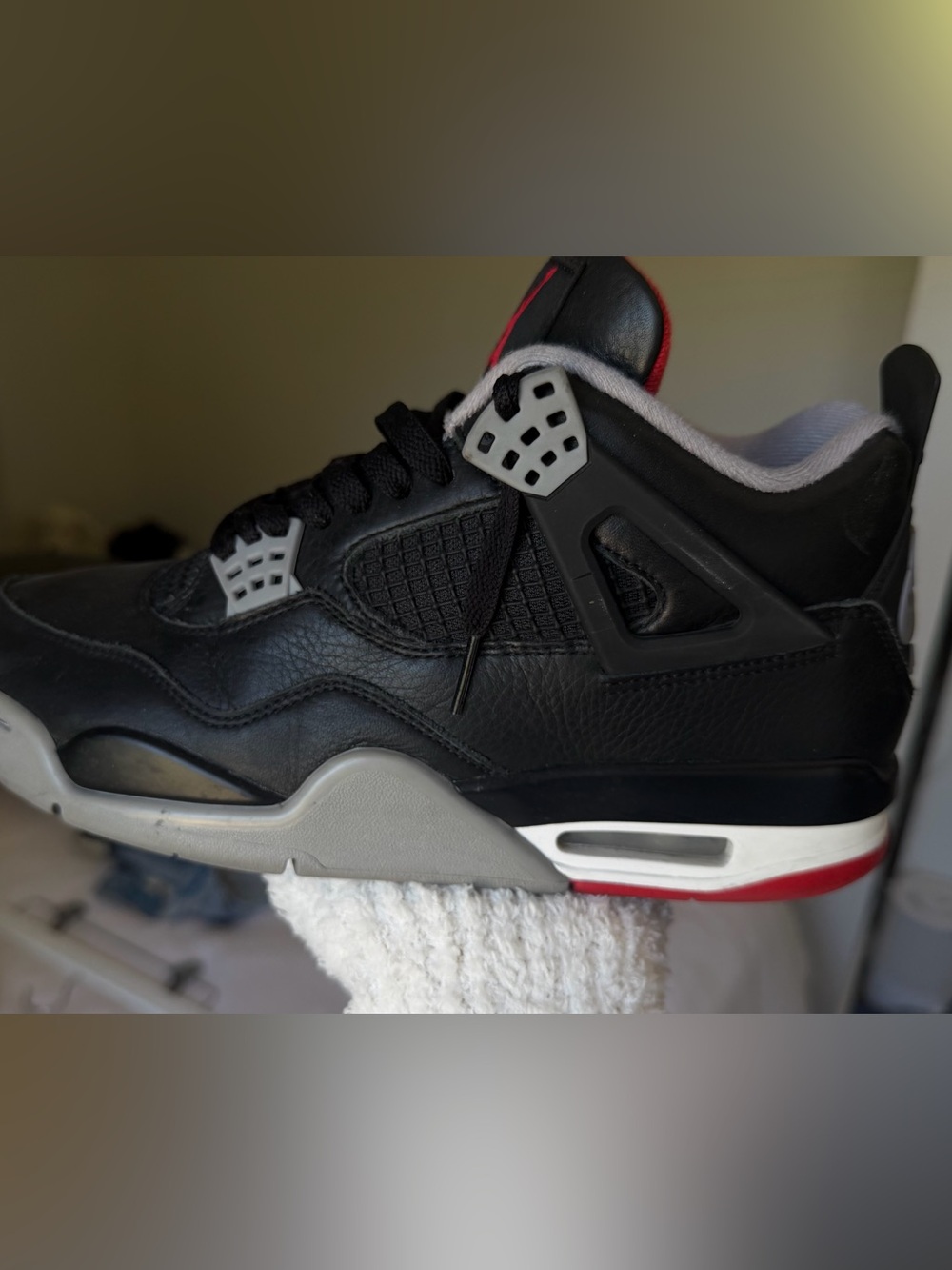 Jordan bred 4 Men's Black/Grey/Red Leather Basketball Sneakers
